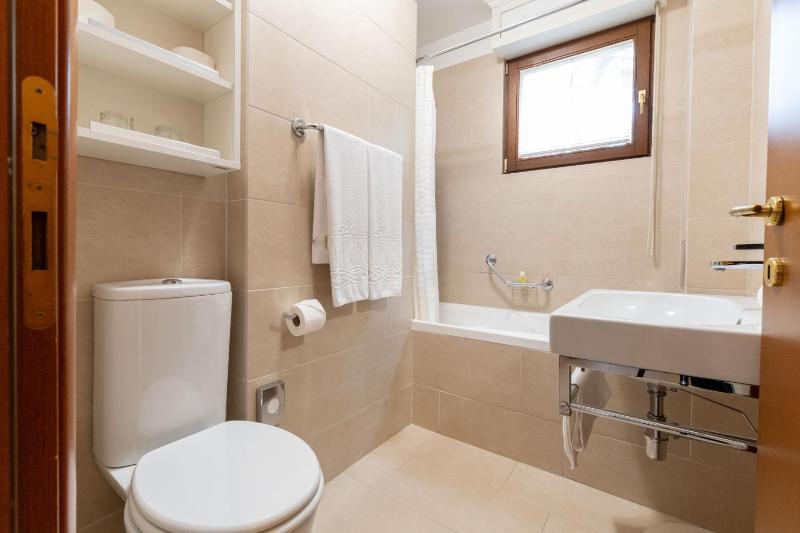 Two-Bedroom Apartment with Balcony image 2