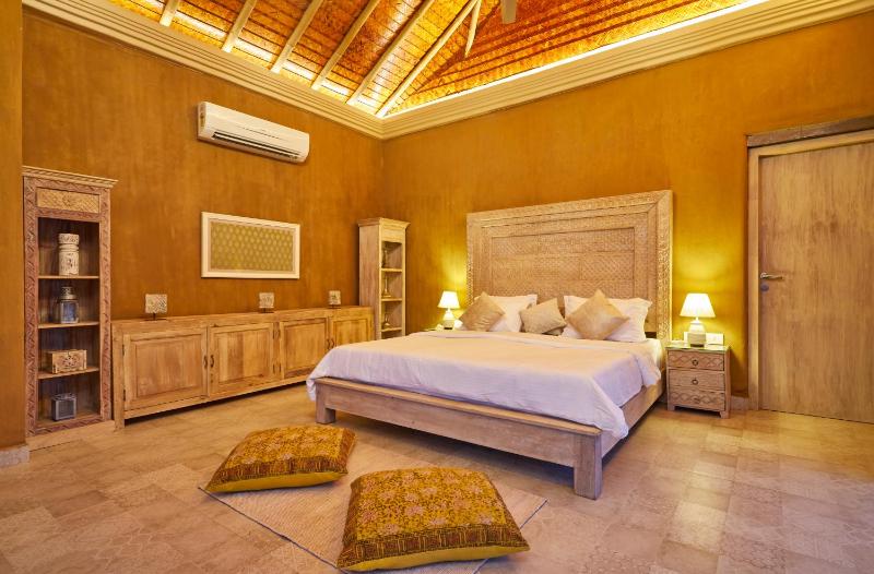 IVY VILLA - image 4