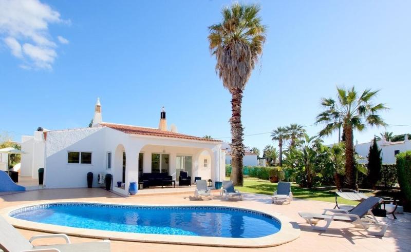 16 Centeanes - Fabulous Location Just Short Walk t - image 31