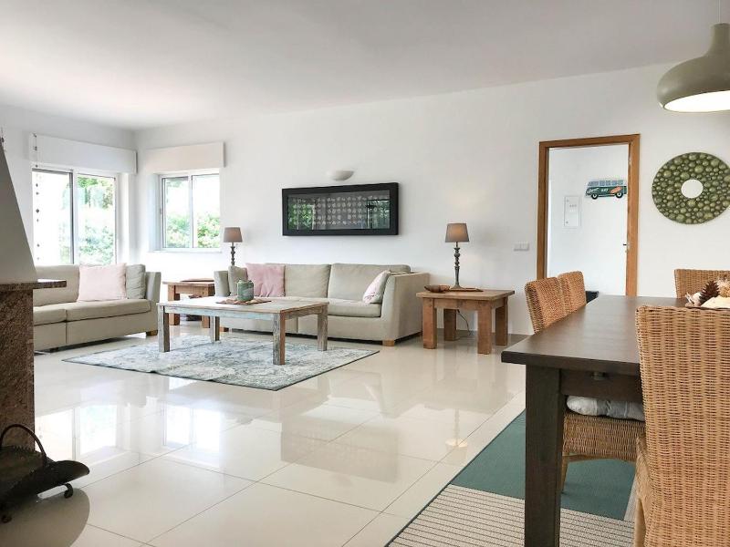 16 Centeanes - Fabulous Location Just Short Walk t - image 46
