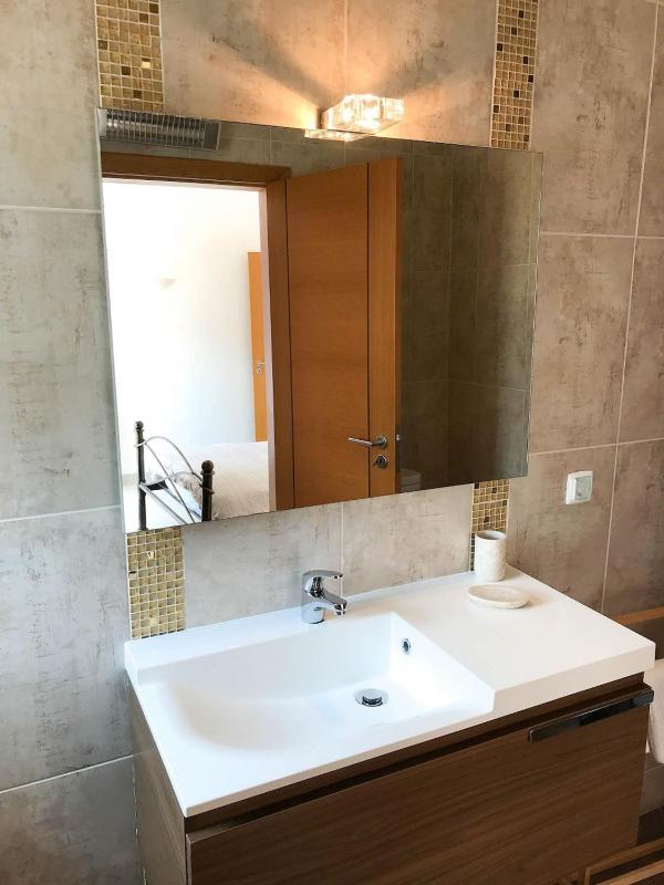 16 Centeanes - Fabulous Location Just Short Walk t - image 39