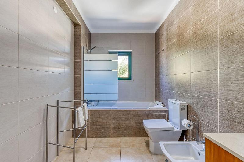 Albatroz - GORGEOUS & SPACIOUS VILLA IN CARVOEIRO - image 18