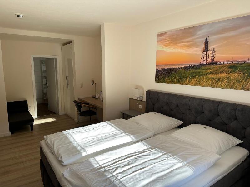 Double Room image 4