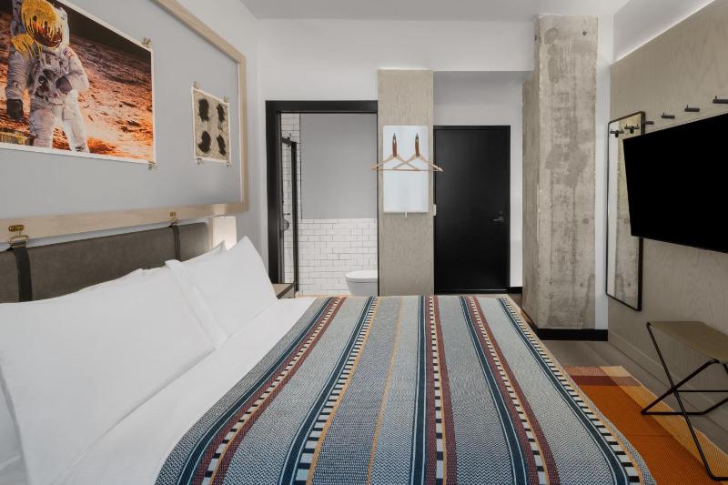 Moxy Houston Downtown - image 35