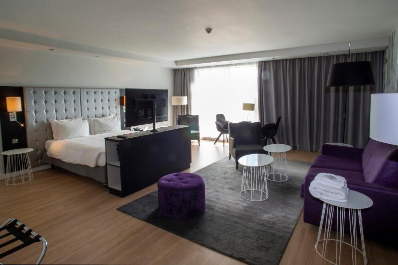 Suite - One Bedroom image 2