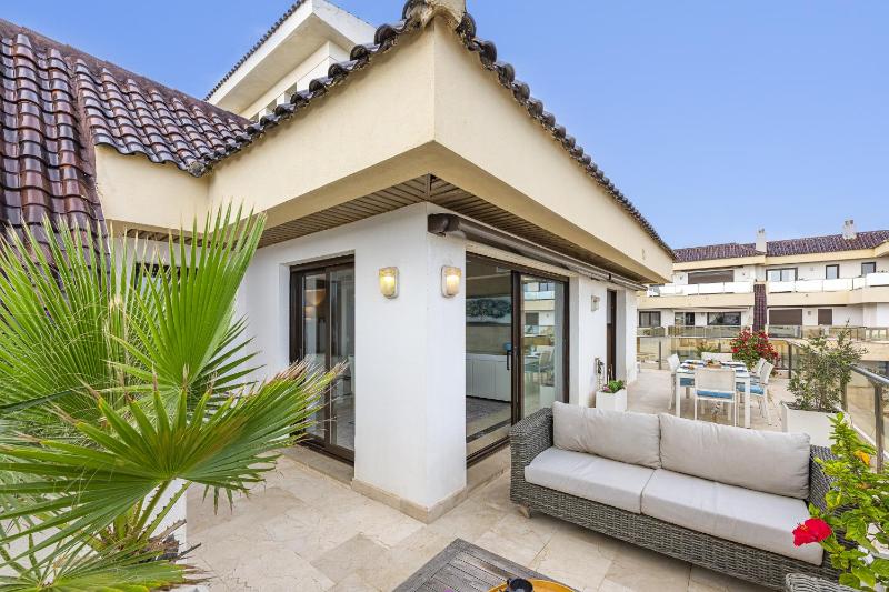 2218-Duplex Penthouse first line beach with sea view Manilva - image 25