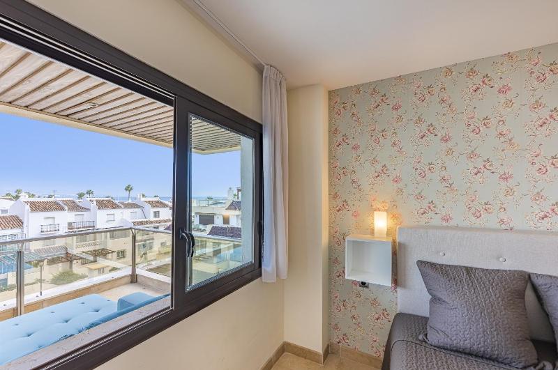 2218-Duplex Penthouse first line beach with sea view Manilva - image 13