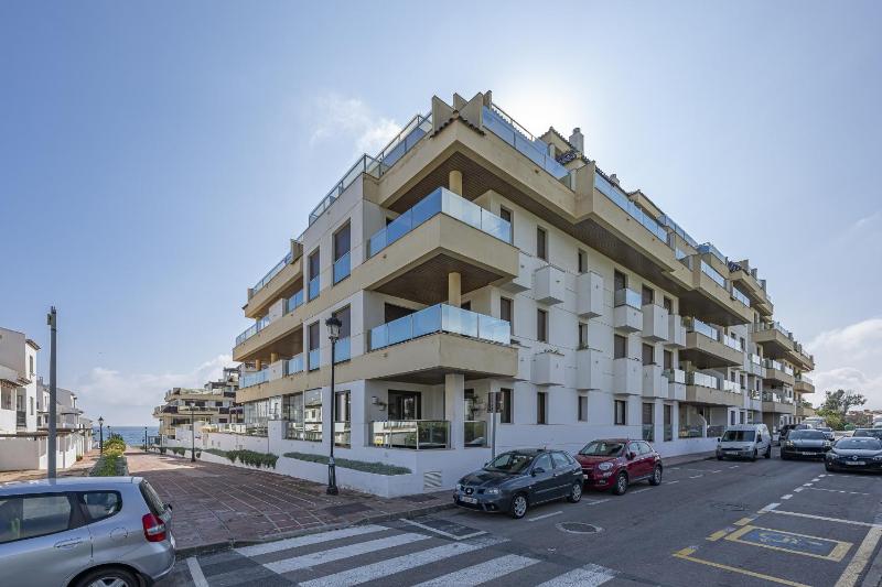 2218-Duplex Penthouse first line beach with sea view Manilva - image 15