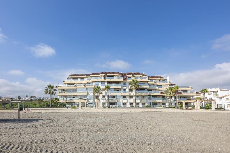 2218-Duplex Penthouse first line beach with sea view Manilva - image 16