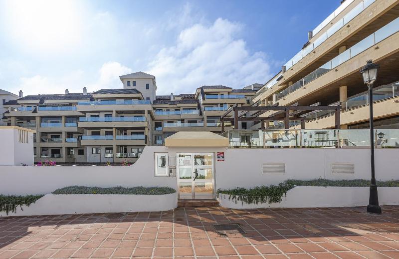 2218-Duplex Penthouse first line beach with sea view Manilva - image 18