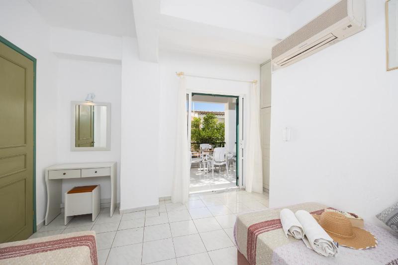 Nissaki Sea View Hotel - image 30