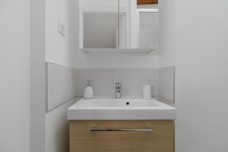One-Bedroom Apartment image 1