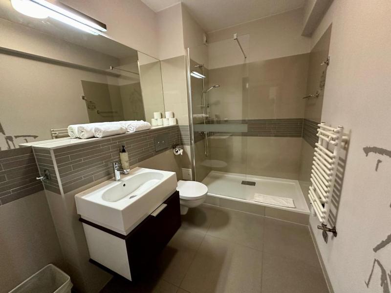 Standard Plus Room - 2 Single Beds image 4