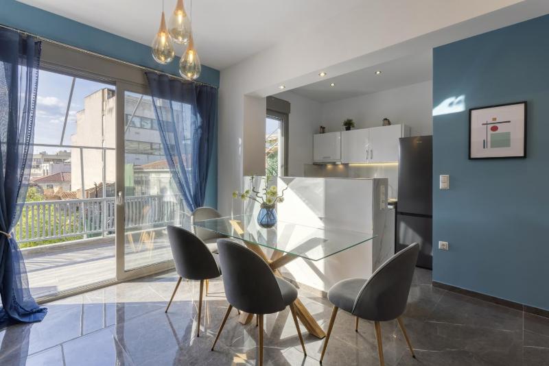 Modern Renovated Apartment in Metaksourgio - image 5