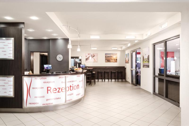 Economy Quadruple Room image 4