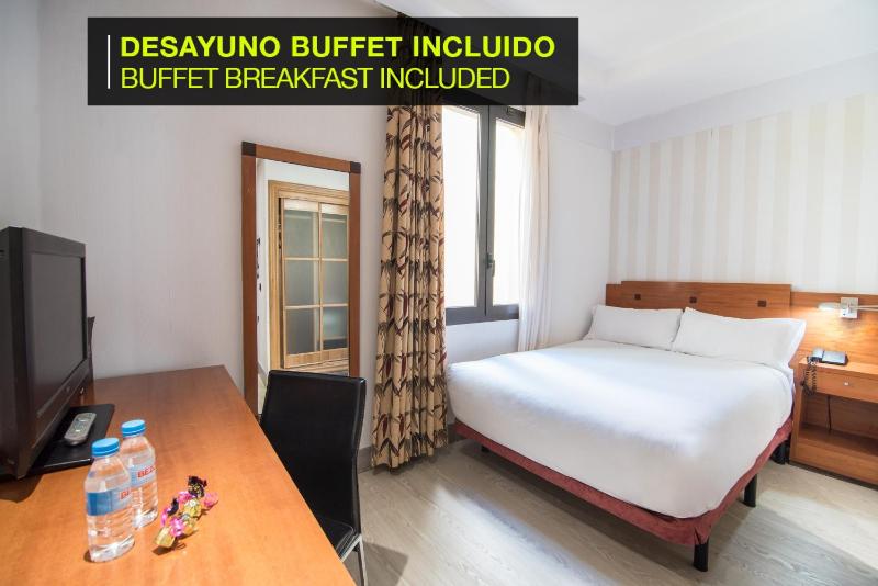 Small Double Room image 1