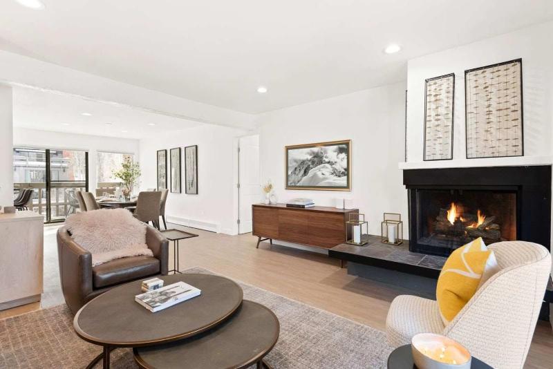 Renovated Riverfront 3 BR 2 BA with Pool - Walk to Town! - image 16