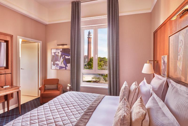 Superior Double Room image 4