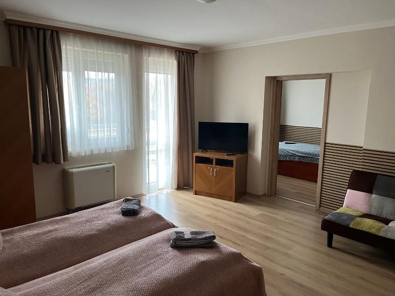 Brookforest Apartman - image 11