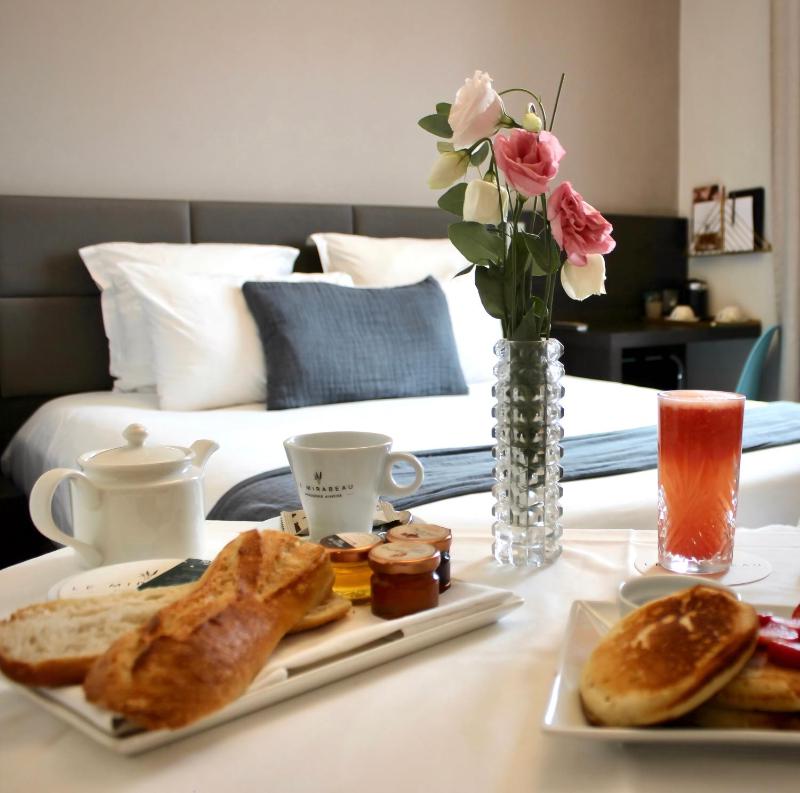 Charm Double Room image 3