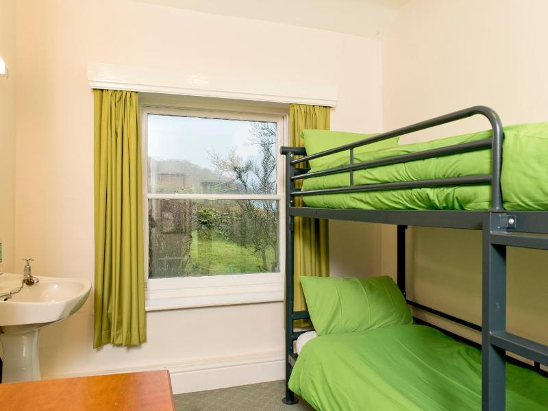 Twin Room with Shared Bathroom image 3