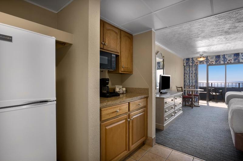 Oceanfront Room image 4