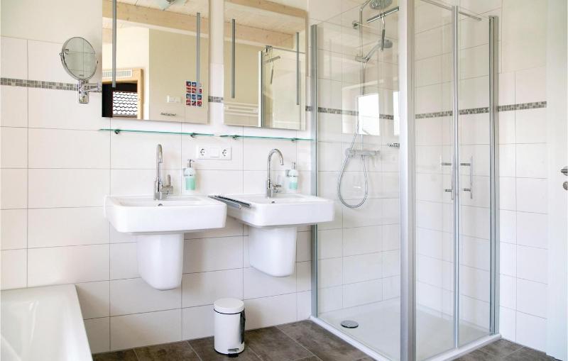 Two-Bedroom Holiday Home image 2
