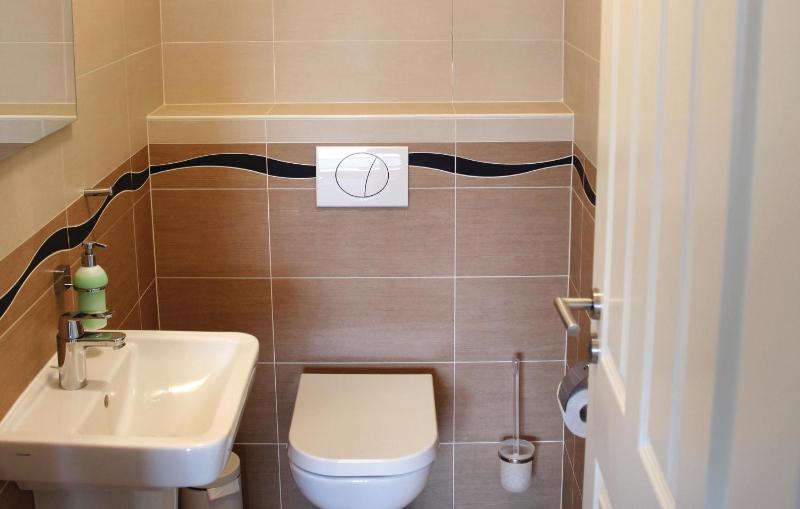 Four-Bedroom Apartment image 3