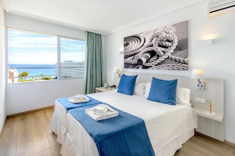 Apartment with View image 4