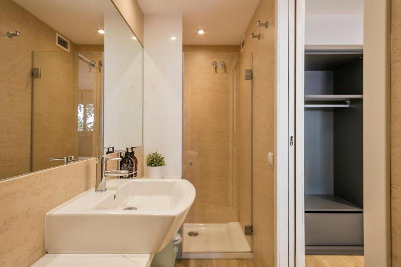 Two-Bedroom Townhouse image 2