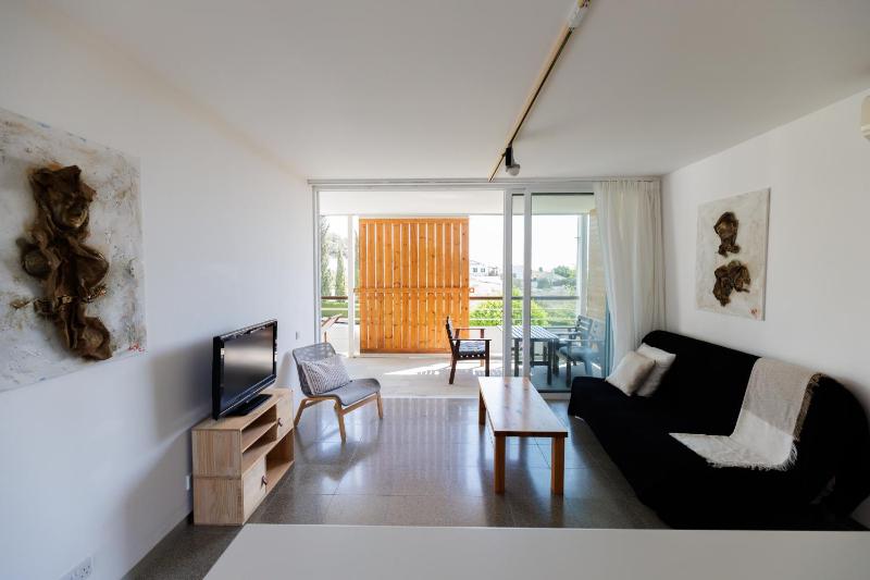 One-Bedroom Apartment - Upper Floor image 4