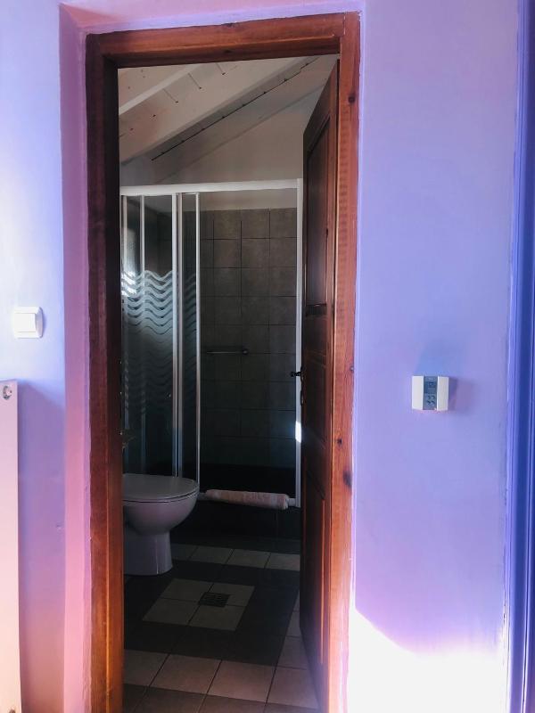 One-Bedroom Apartment image 4