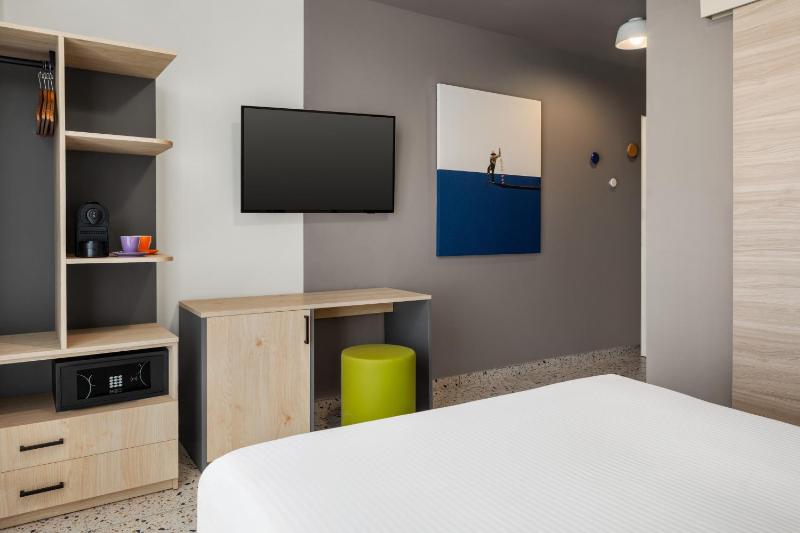 Superior Double Room image 3