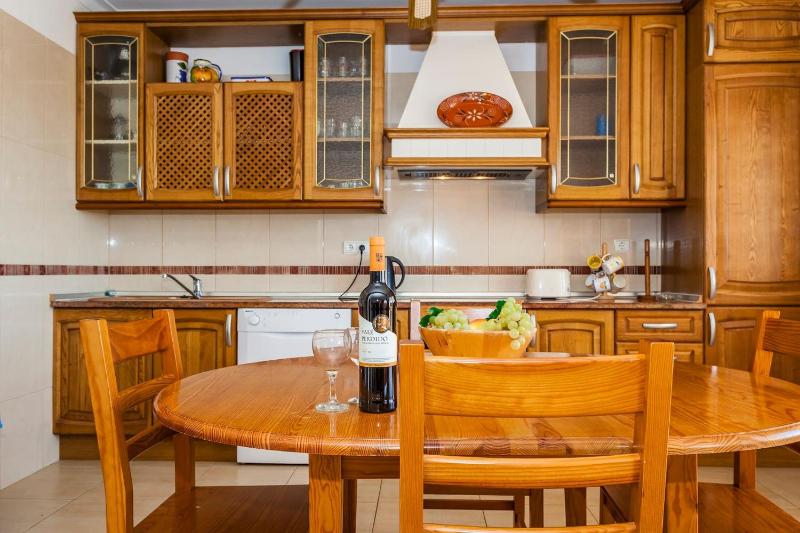 11 marinha - Two Bedroom Apt at Praia do Marinha - image 6