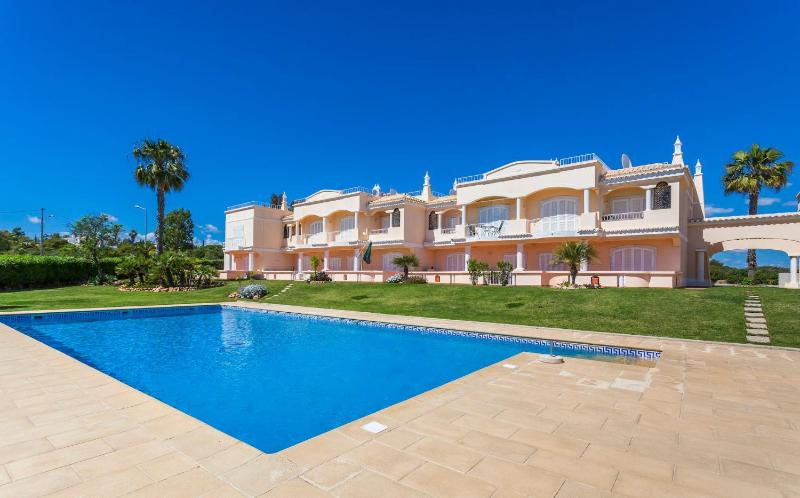 11 marinha - Two Bedroom Apt at Praia do Marinha - image 12