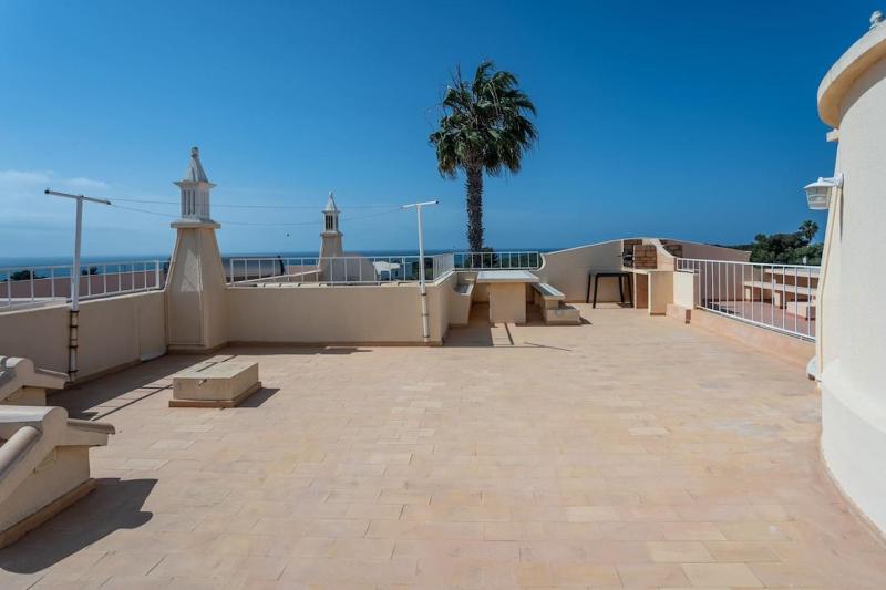 11 marinha - Two Bedroom Apt at Praia do Marinha - image 24