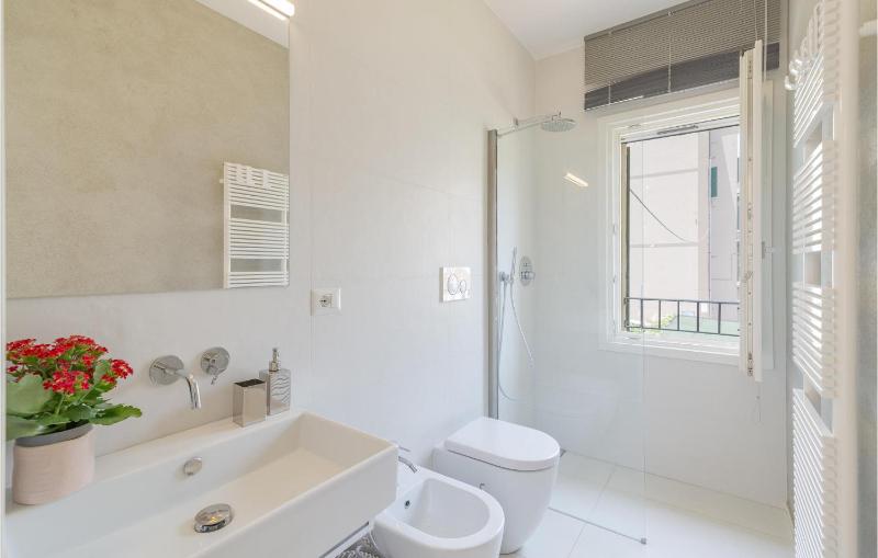 Four-Bedroom Holiday Home image 3