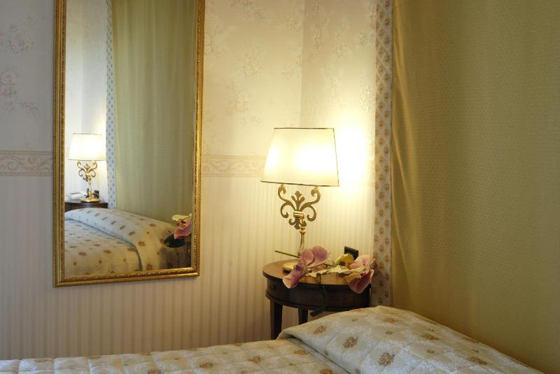 Single Room image 2