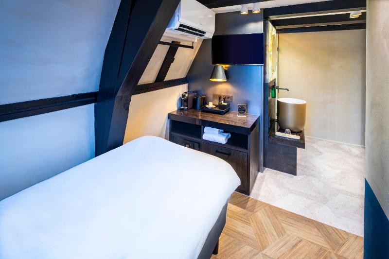 Single Room image 4