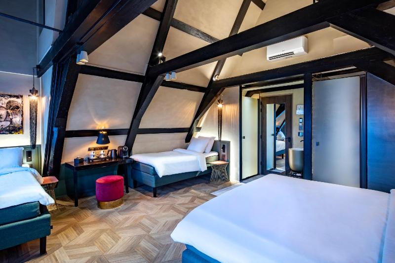 Quadruple Room image 3