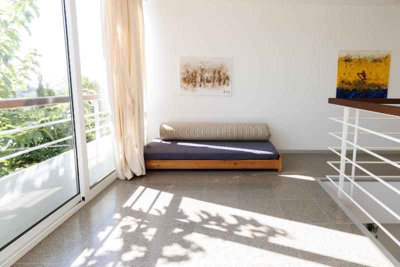 Three-Bedroom Apartment (6 Adults) - Split Level image 2