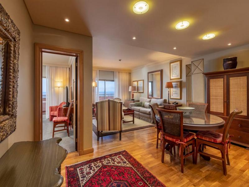 Superior Suite with Sea View image 4