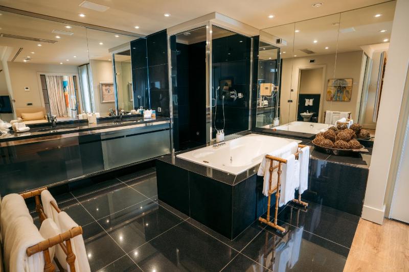 Penthouse Suite with Ocean View  image 4