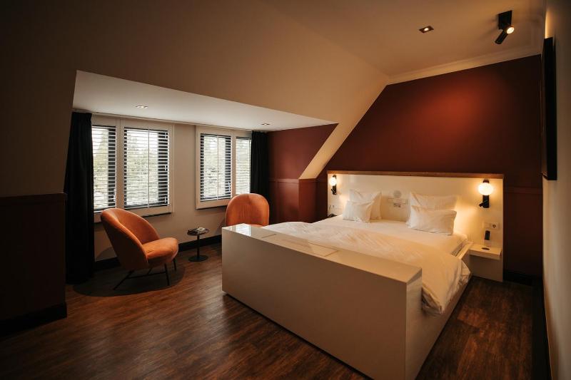 Executive Suite image 2