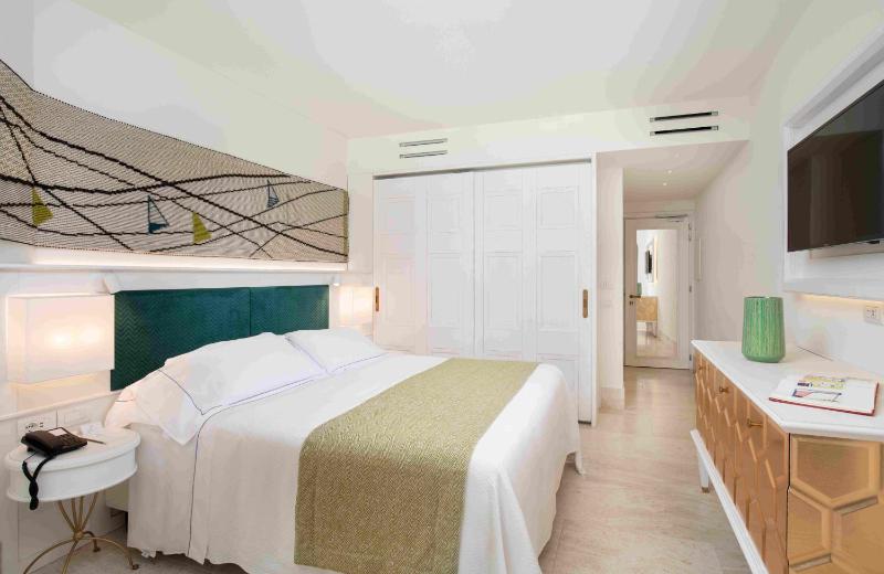 Classic Double or Twin Room Hill Side image 4
