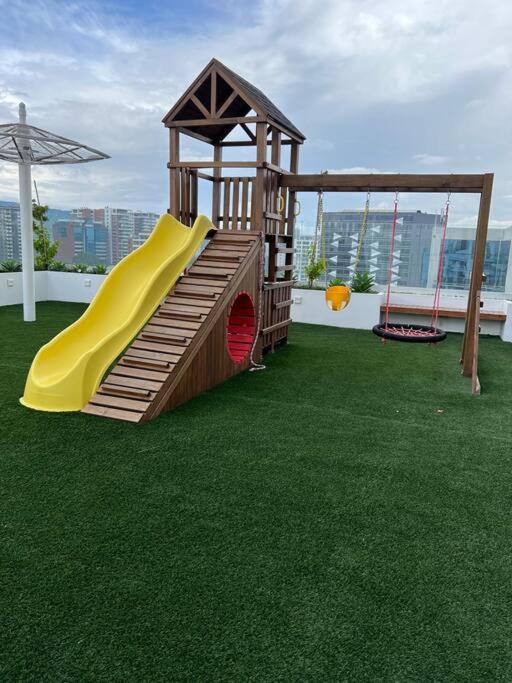 Apartamento a la par del aeropuerto con gran balcón 1 habitación! - image 15