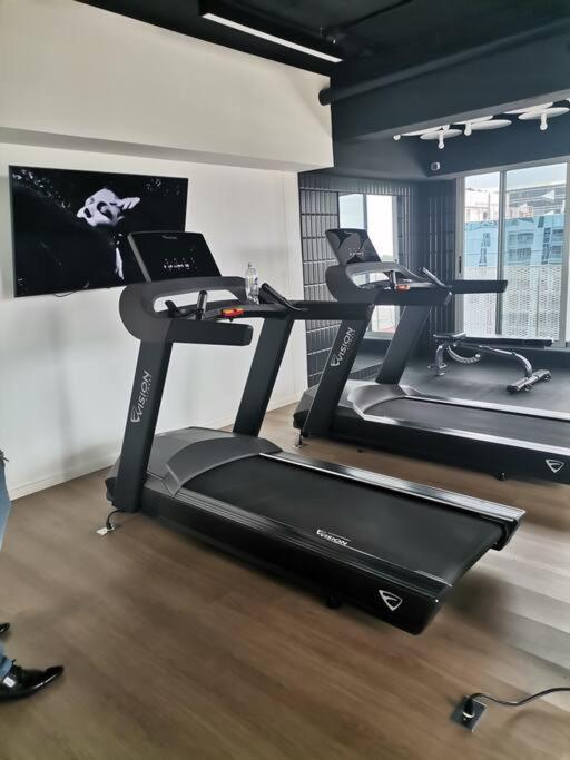 Apartamento a la par del aeropuerto con gran balcón 1 habitación! - image 13