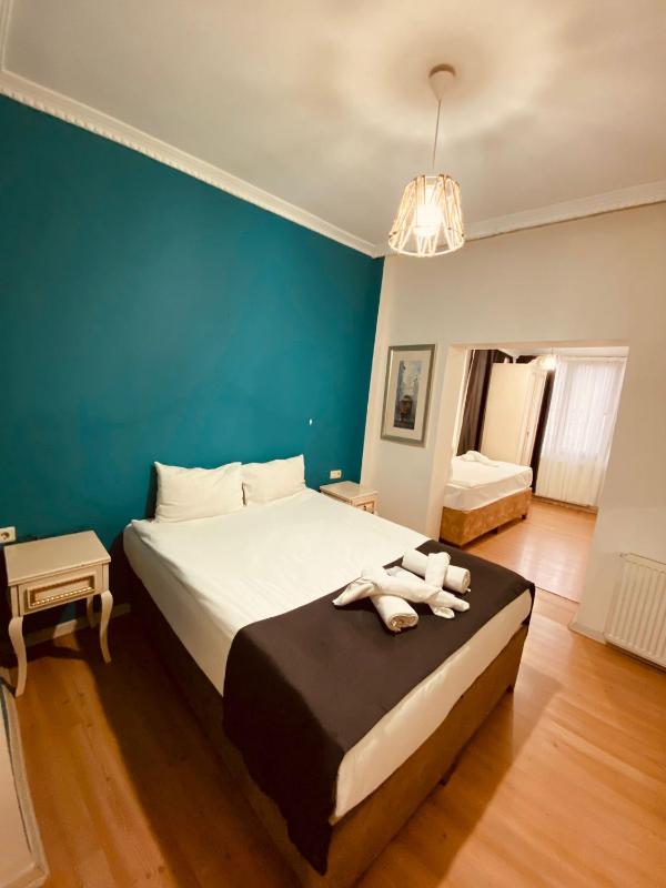 Standard Triple Room image 4