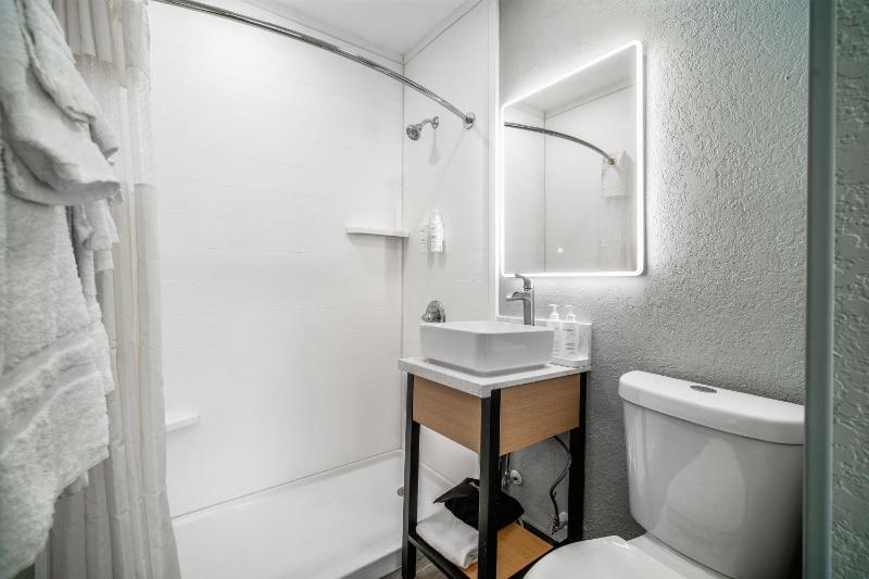 Double or Twin Room image 2