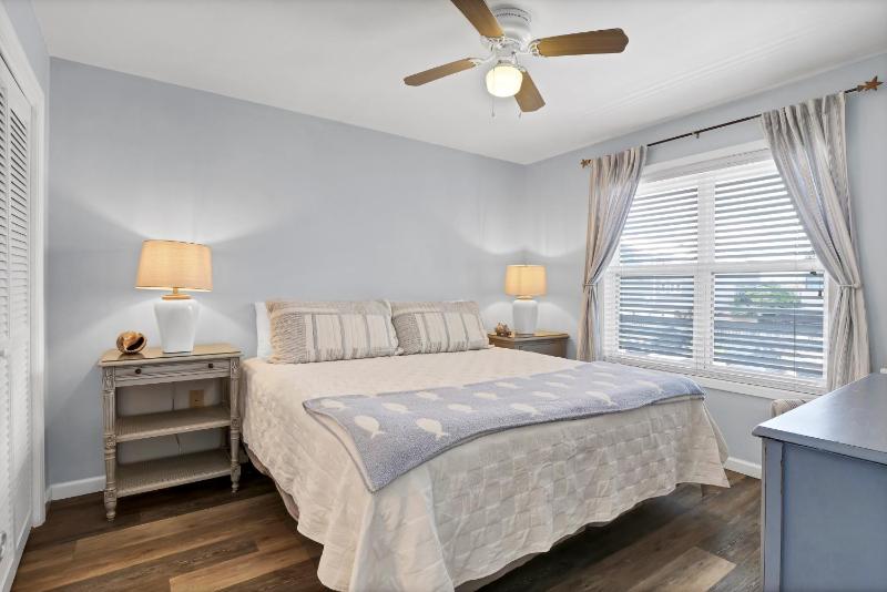 King Suite with Ocean View image 1